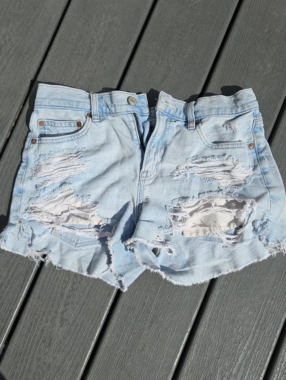 American Eagle Outfitters Strigid Light Wash Distressed Denim Shorts